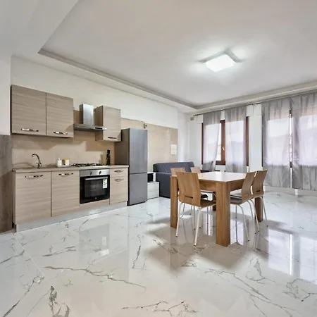 Venice Miramare 1 *